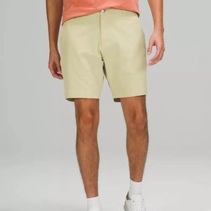 Lululemon commission shorts dew green